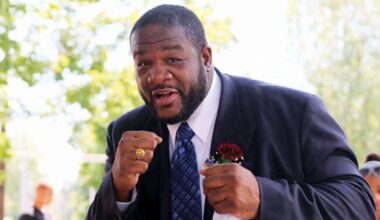 Riddick Bowe says one man stands alone as the greatest heavyweight ever