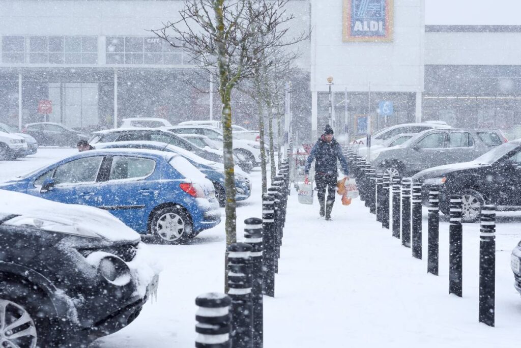 snow storm goretti manchester aldi car park weather