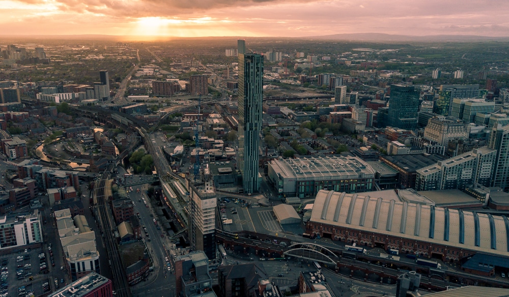 cityscape-of-manchester-at-sunset-with-beetham-tower-in-the-centre