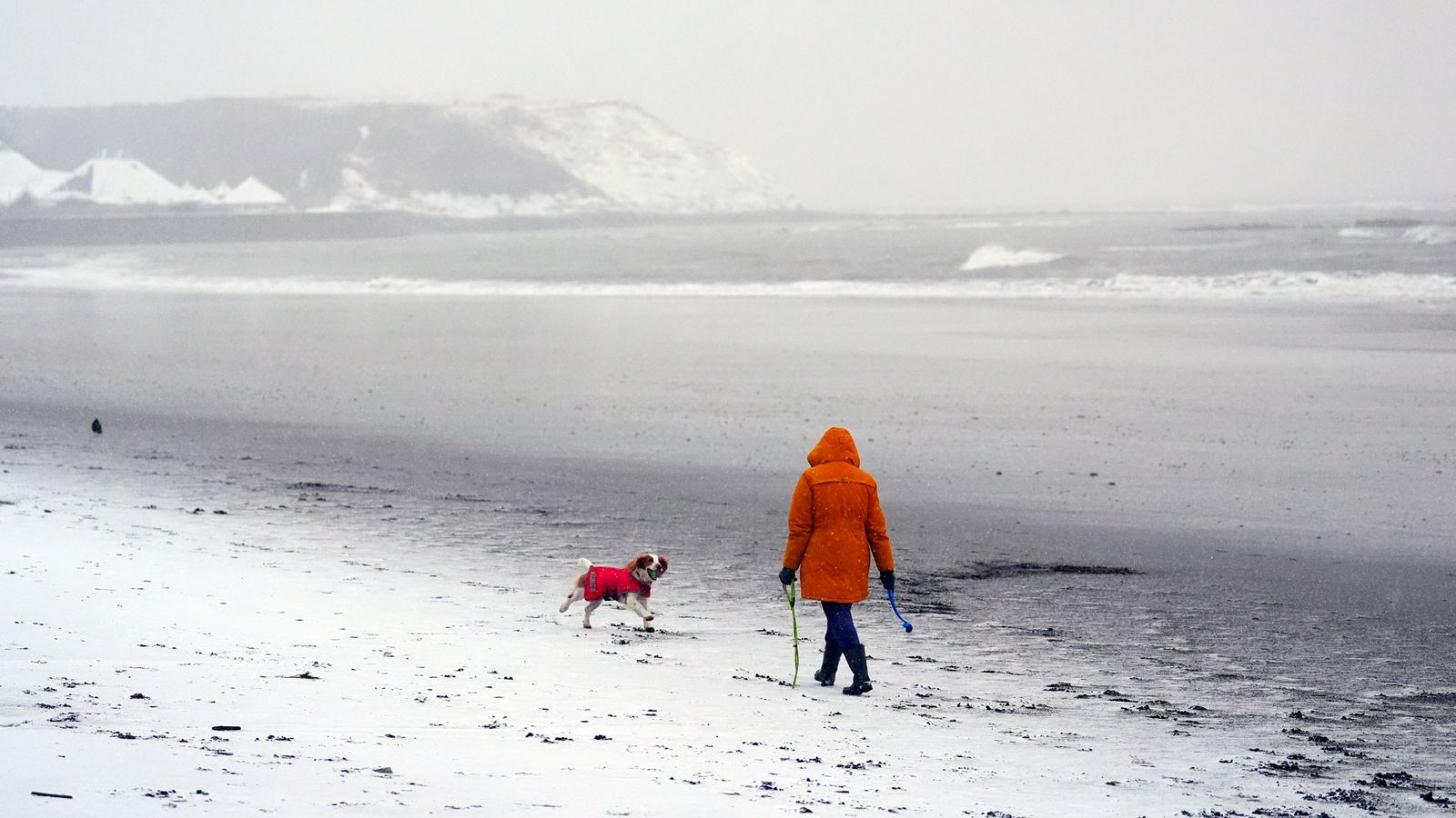 UK weather latest: UK airport closes runway as millions under weather warnings with blizzards and snow forecast | UK News