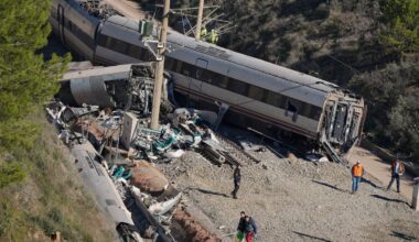 6-year-old girl survived Spain train wreck that killed her family