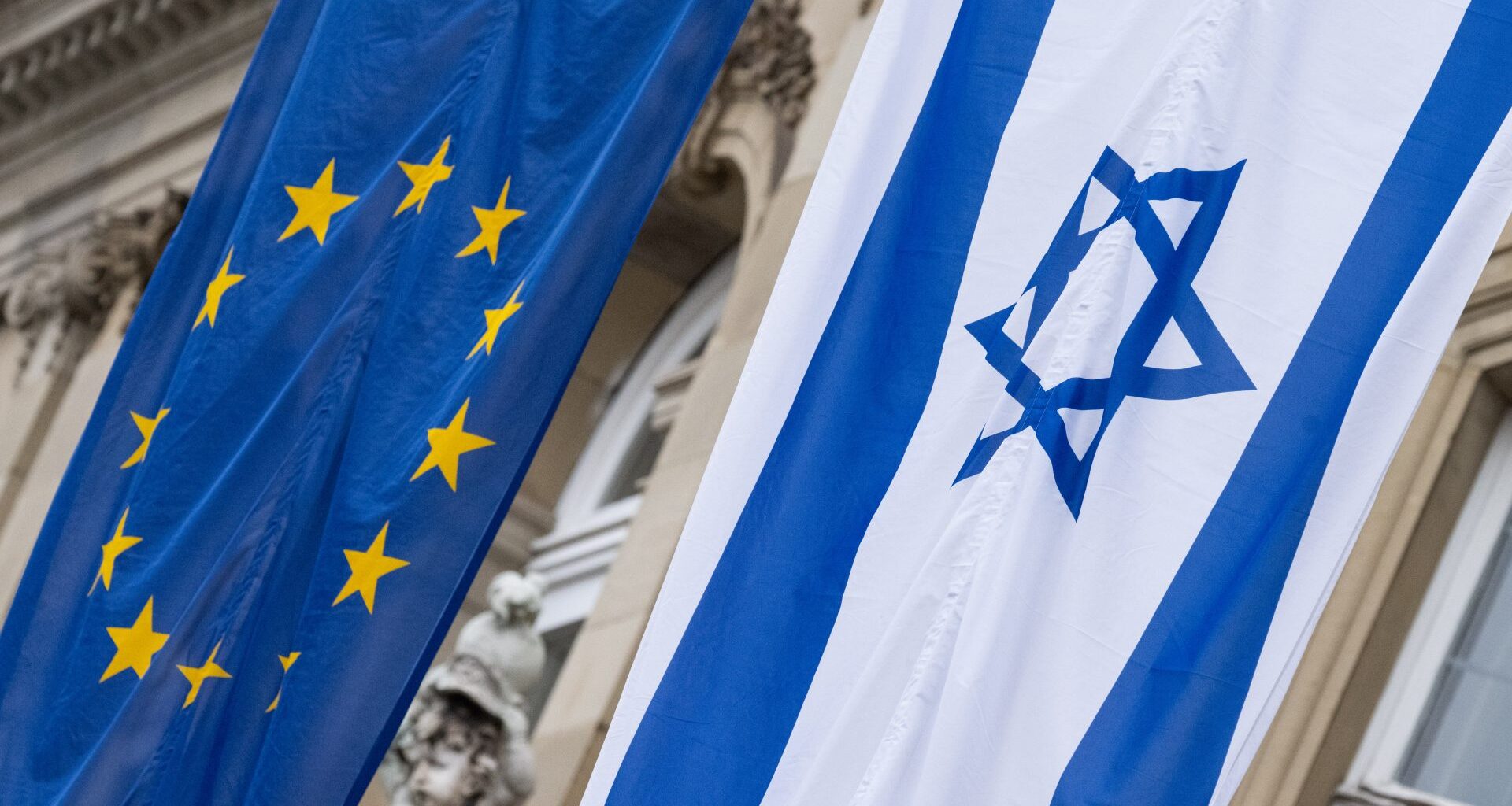 Podemos and other left-wing parties collect signatures for the EU to break off relations with Israel