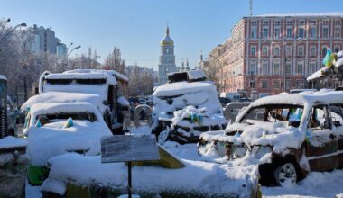 Ukrainian delegation arrives in US for peace talks as Russia hammers energy sites