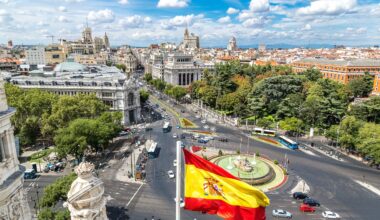 Spain to Approve Regularization for 500,000 Undocumented Immigrants