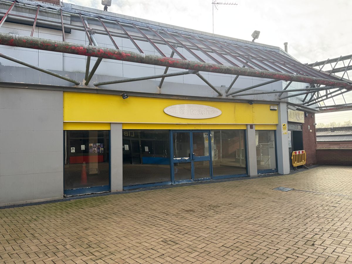 Cooltrader is long gone from the Red Rose Centre and one of a number of empty units a the back