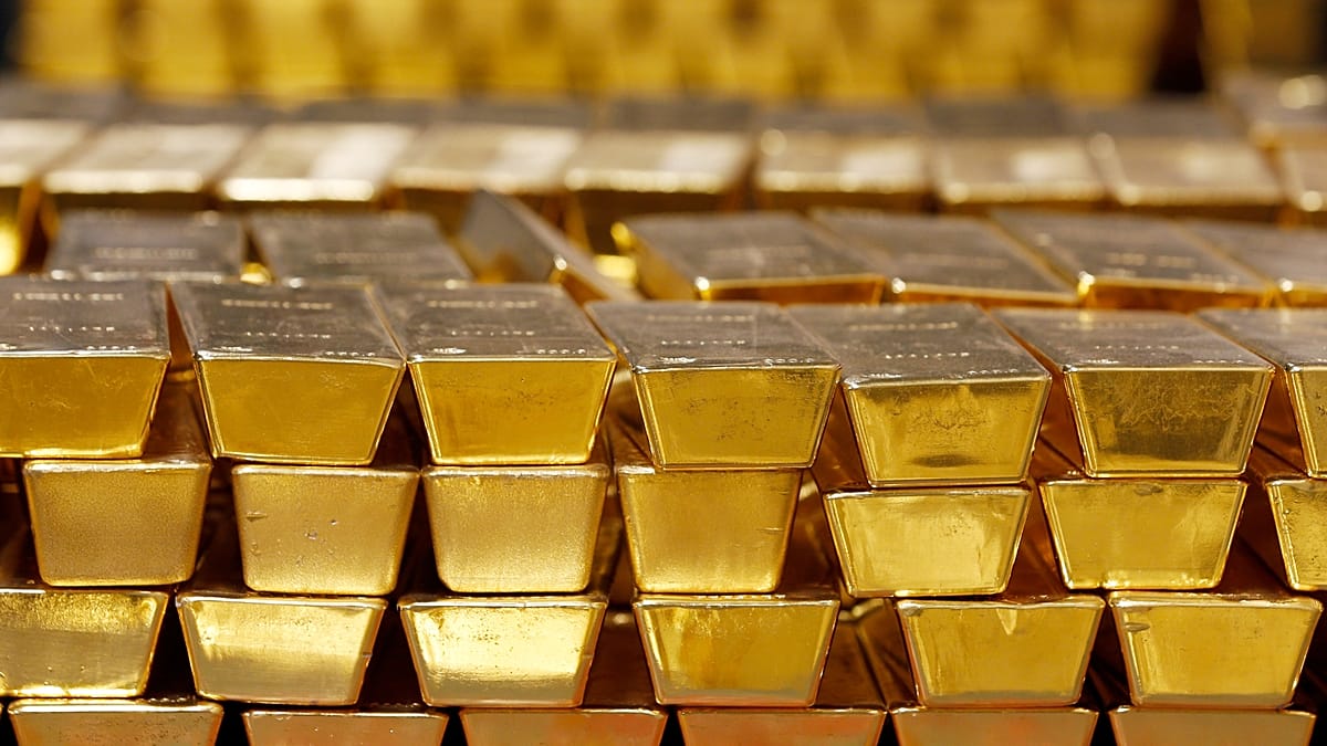 The price of gold and silver has fallen sharply. Where did this plunge come from?