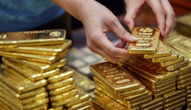 Gold and silver prices extend rally after sell-off