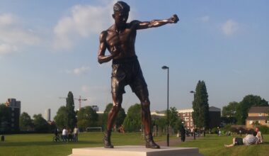 Statue of boxer Teddy Baldock stolen from east London park
