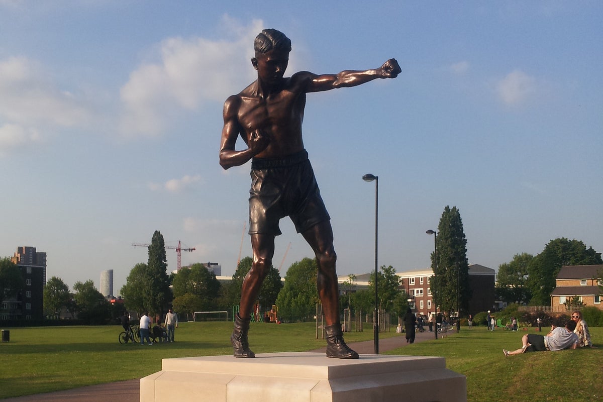Statue of boxer Teddy Baldock stolen from east London park