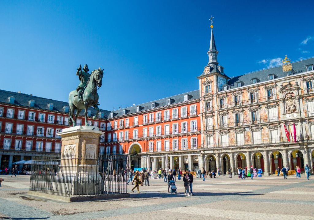 Spain Revises Salary Thresholds for EU Blue Card Applicants