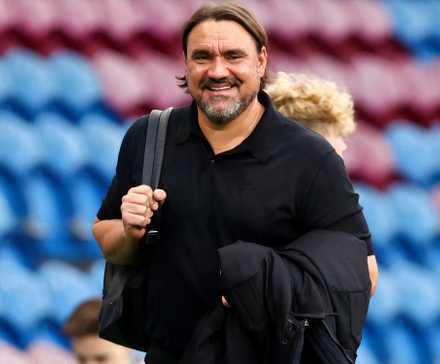 Leeds United manager Daniel Farke happy on walk into stadium
