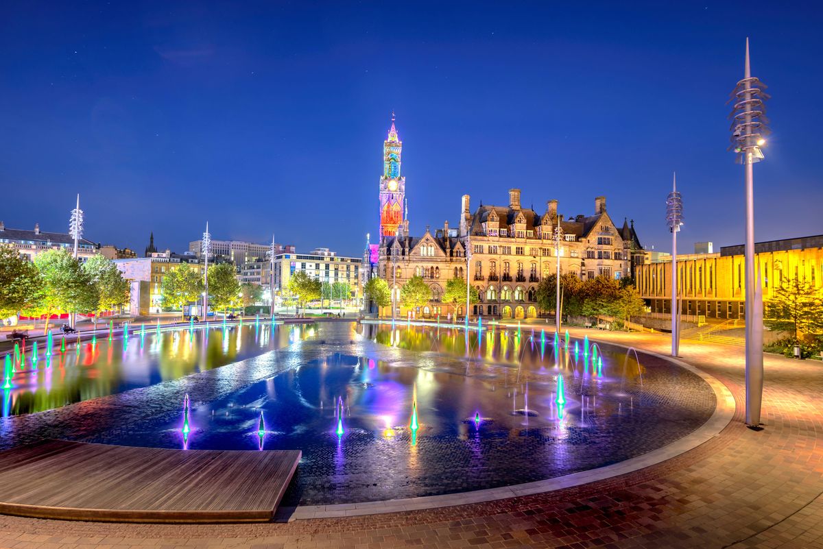 Its official name is City Park but it's more often called Centenary Square