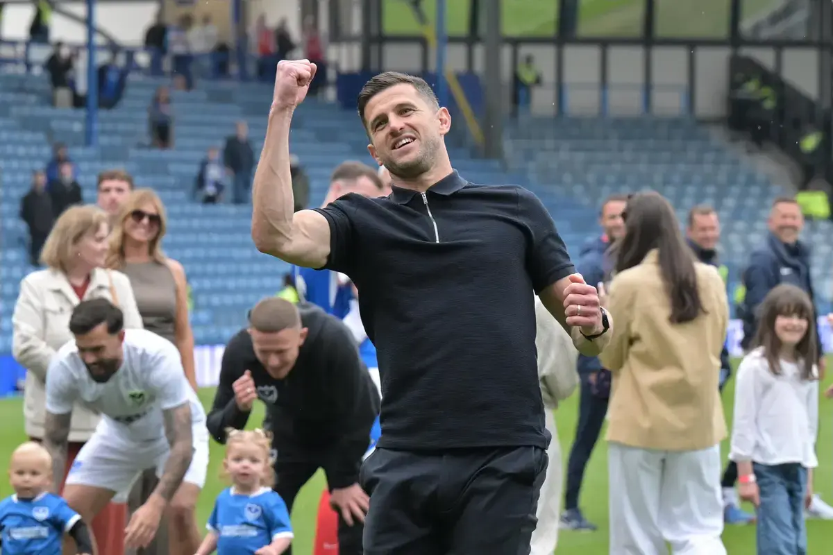Bristol City hold talks with Portsmouth boss John Mousinho