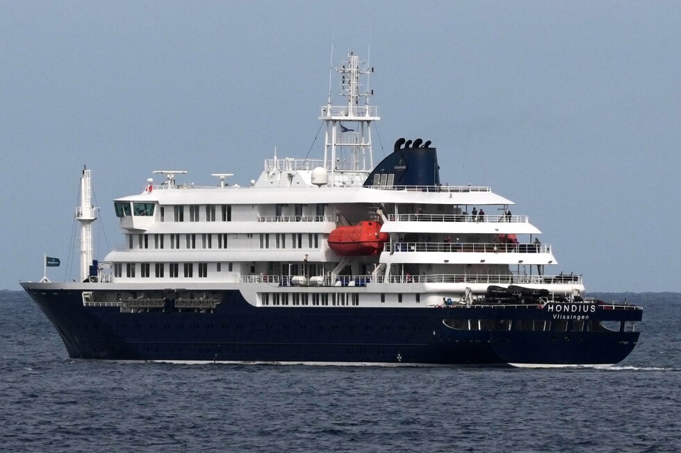 Spanish authorities prepare for hantavirus cruise ship arrival