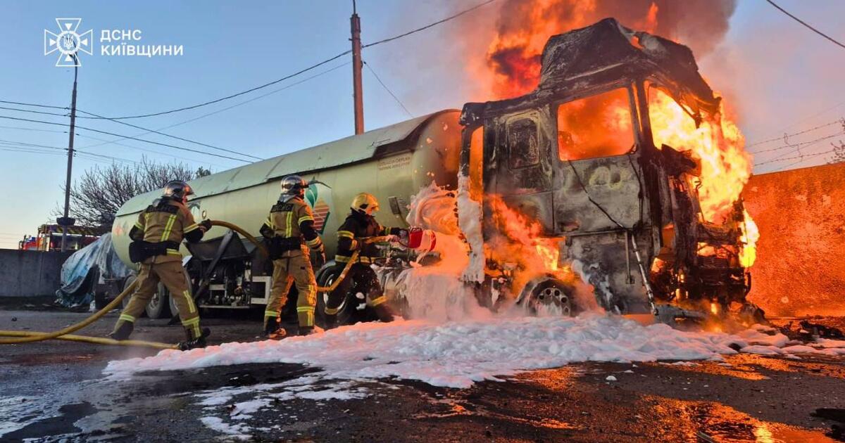 Zelensky slams Russia's 'utter cynicism' as strikes kill 5 in Ukraine before announced ceasefire