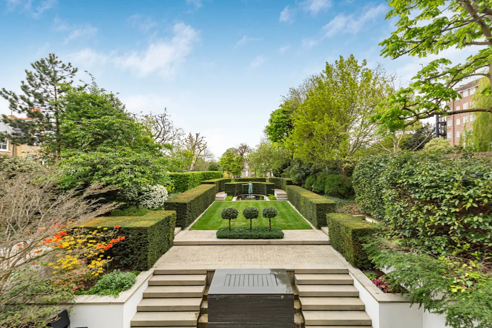 gloucester house london richmond ted lasso