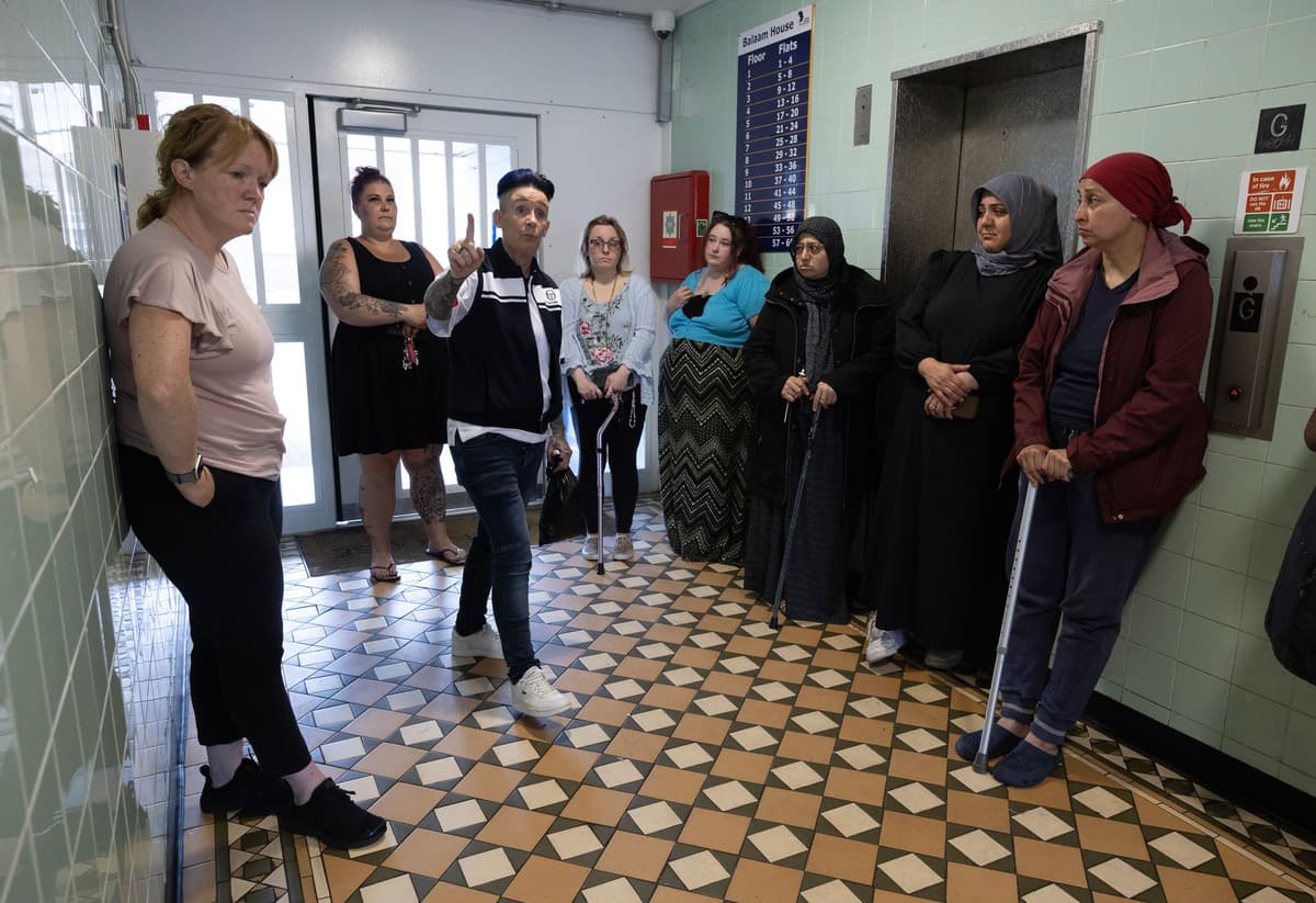 South London tower block residents 'cooking' in flats as temperatures hit 35C