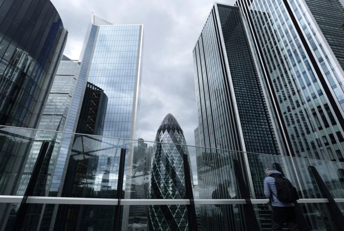 UK business morale falls as concerns about cost pressures and economy persist, Lloyds says