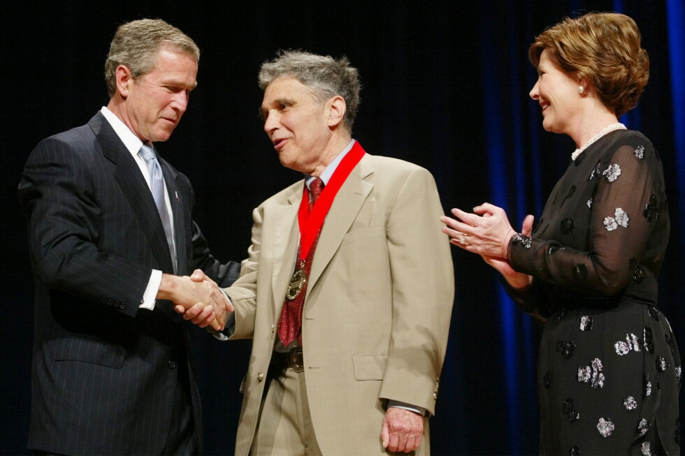 Pulitizer Prize-winning psychiatrist and author Robert Coles dies