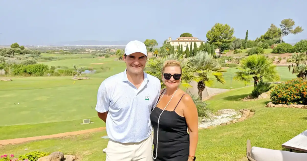 Roger Federer serves up a surprise in Mallorca