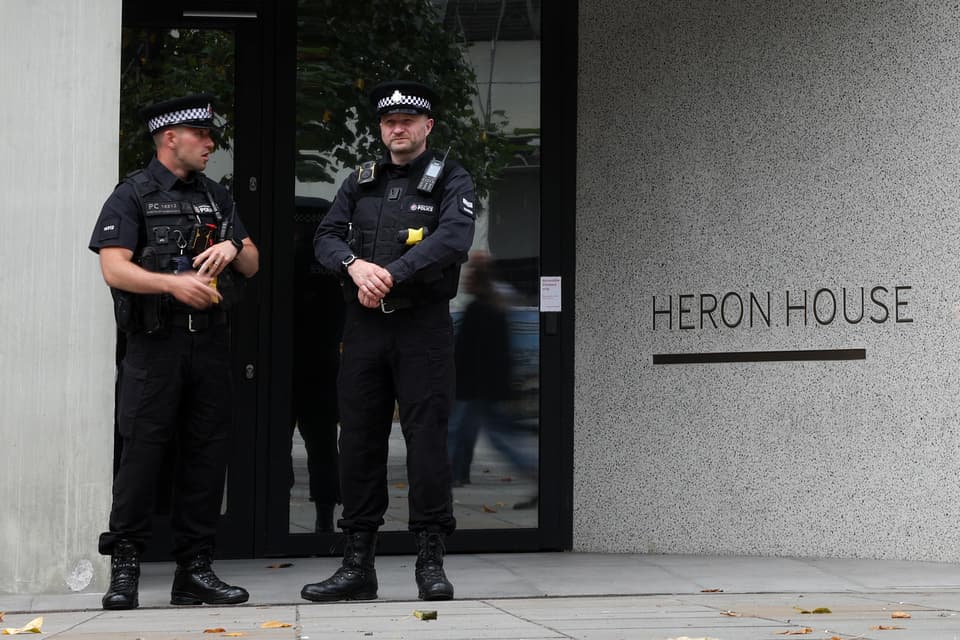 <p>MANCHESTER, ENGLAND - JULY 23: Police stand guard outside of the entrance to Heron House on July 23, 2026 in Manchester, England. No 10 North will initially be based at Manchester's Heron House and later in the government's "Digital Campus" once it's completed in 2032. The new government under Prime Minister Andy Burnham is seeking to establish No 10 North as "the dominant driver of the UK's economy.(Photo by Ryan Jenkinson/Getty Images)</p>
