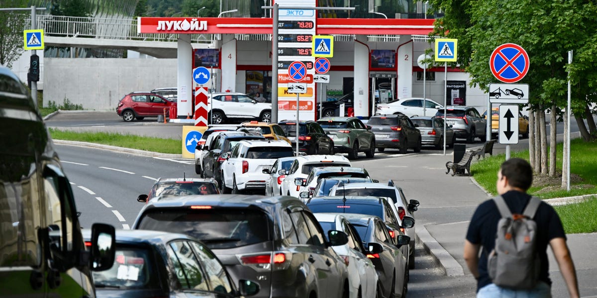 Russia's Worst Fuel Crisis in Years Deepens Amid Ukraine Drone Strikes