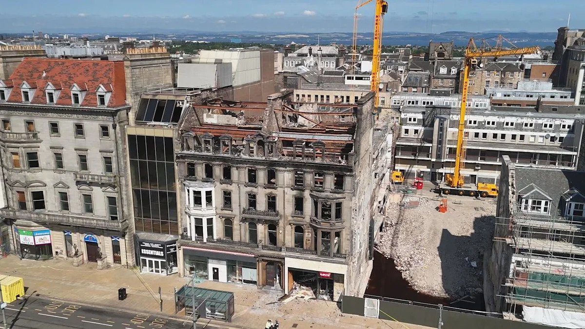 Bus disruption in Edinburgh to continue indefinitely after Princes Street fire