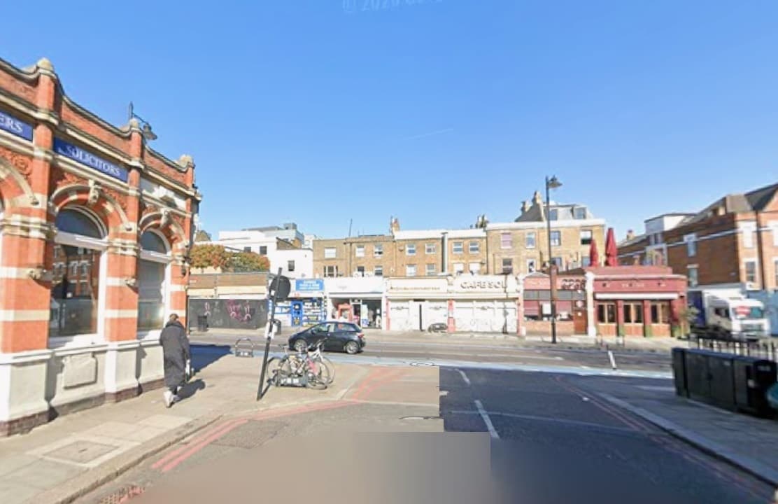 Two charged after man, 22, stabbed to death in Clapham - London Evening Standard