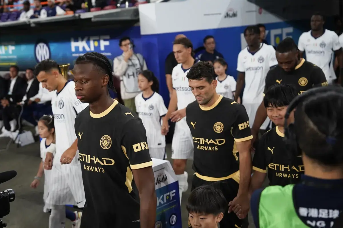 Sheffield United, Swansea miss out after Stephen Mfuni loan talks