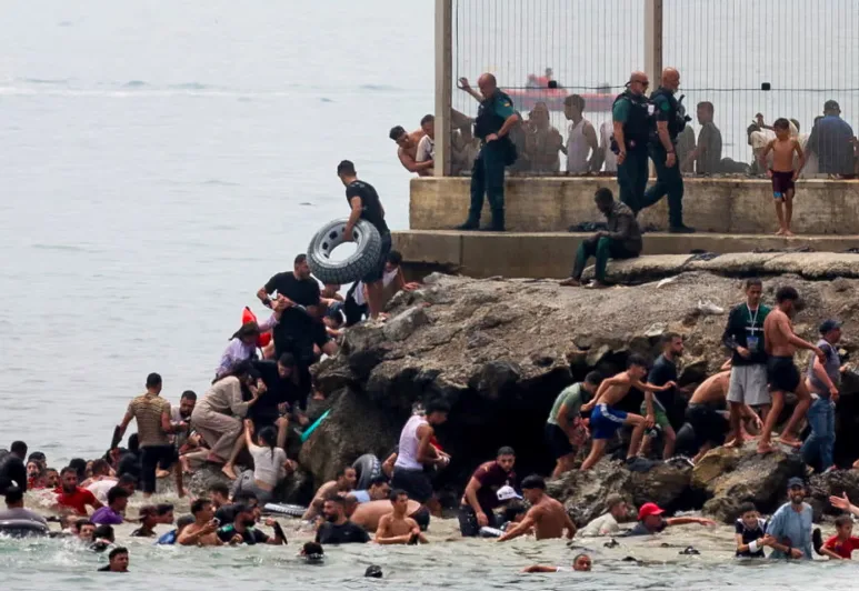 EU Urges Meta, TikTok to Step Up Monitoring After Ceuta Migration