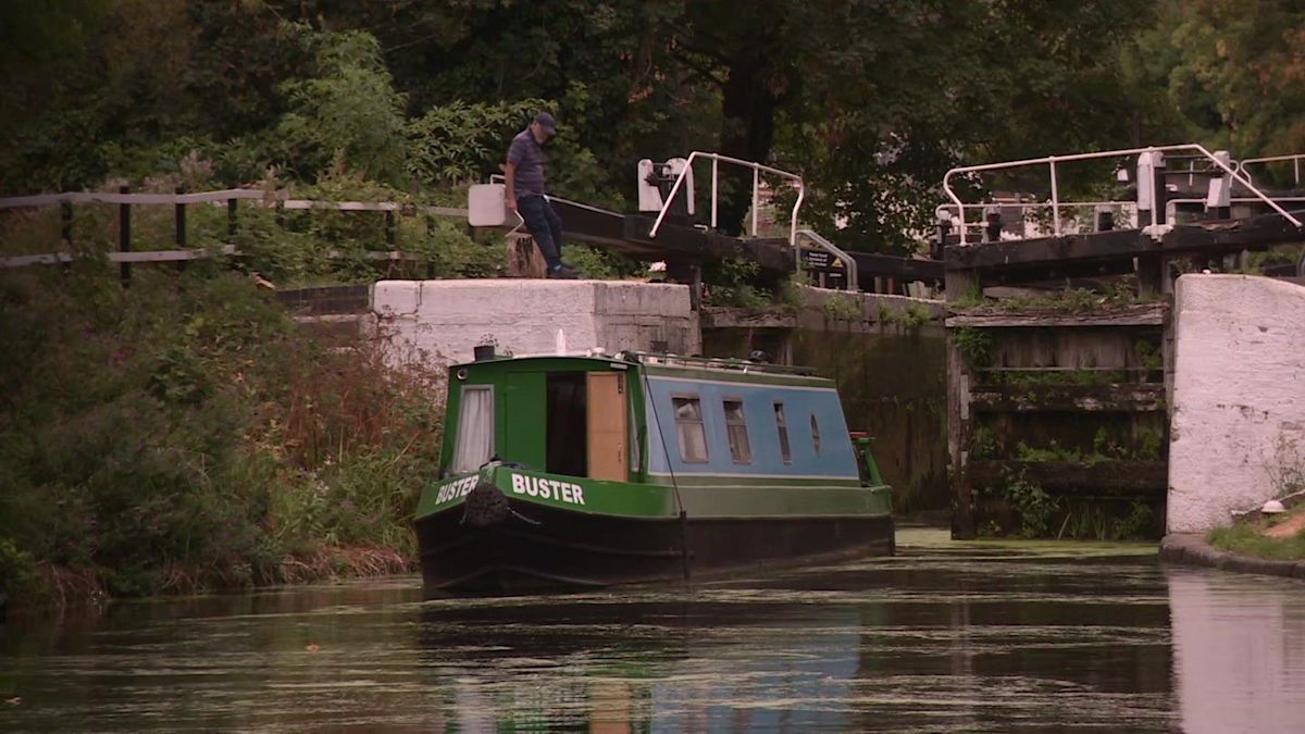 Keeping London's canal boats afloat during drought