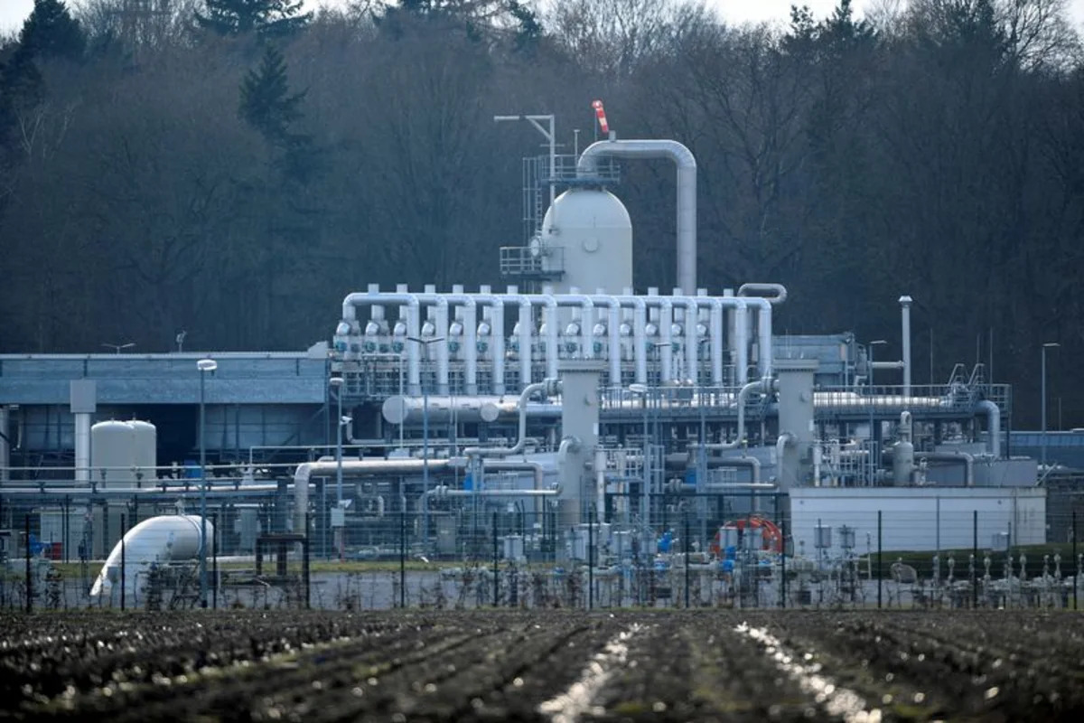 Germany says gas storage injections pick up as LNG market conditions improve
