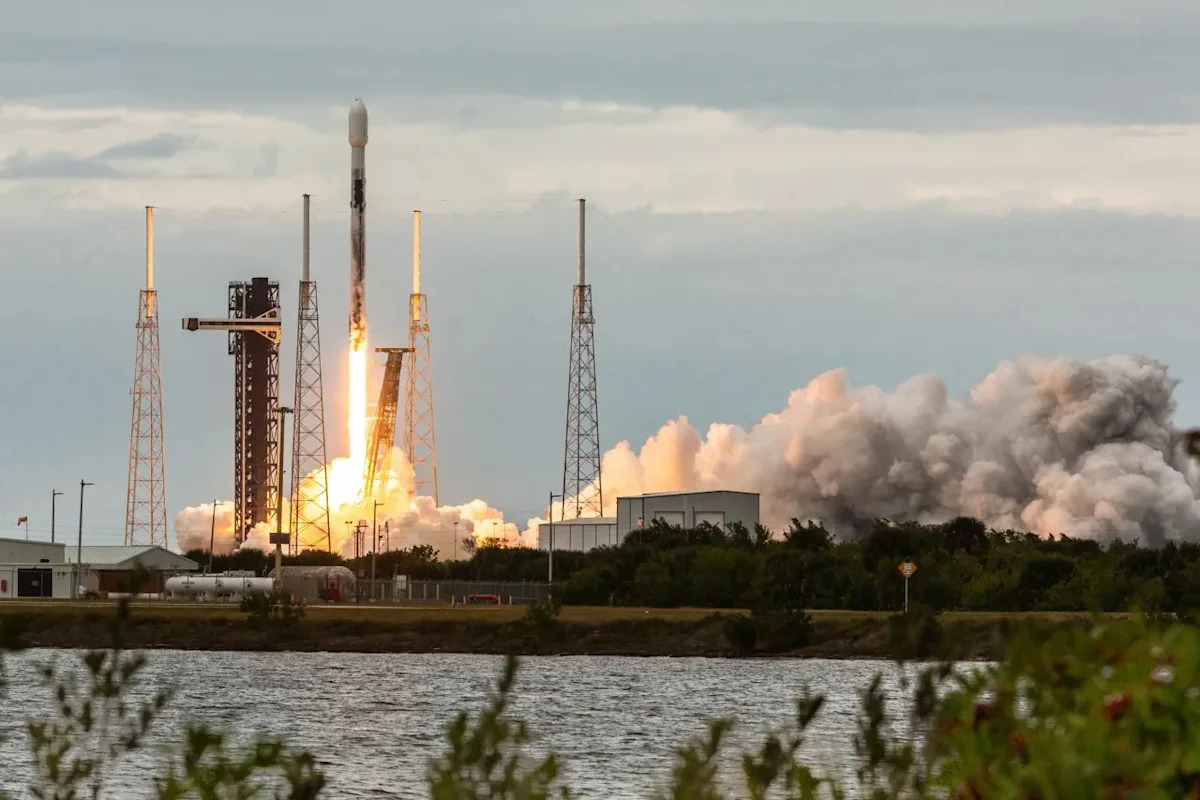 ASTS, RKLB, SPCX, LUNR Chase An August Win: What SpaceX’s Falcon 9 Wind-Down Means For Space Stocks