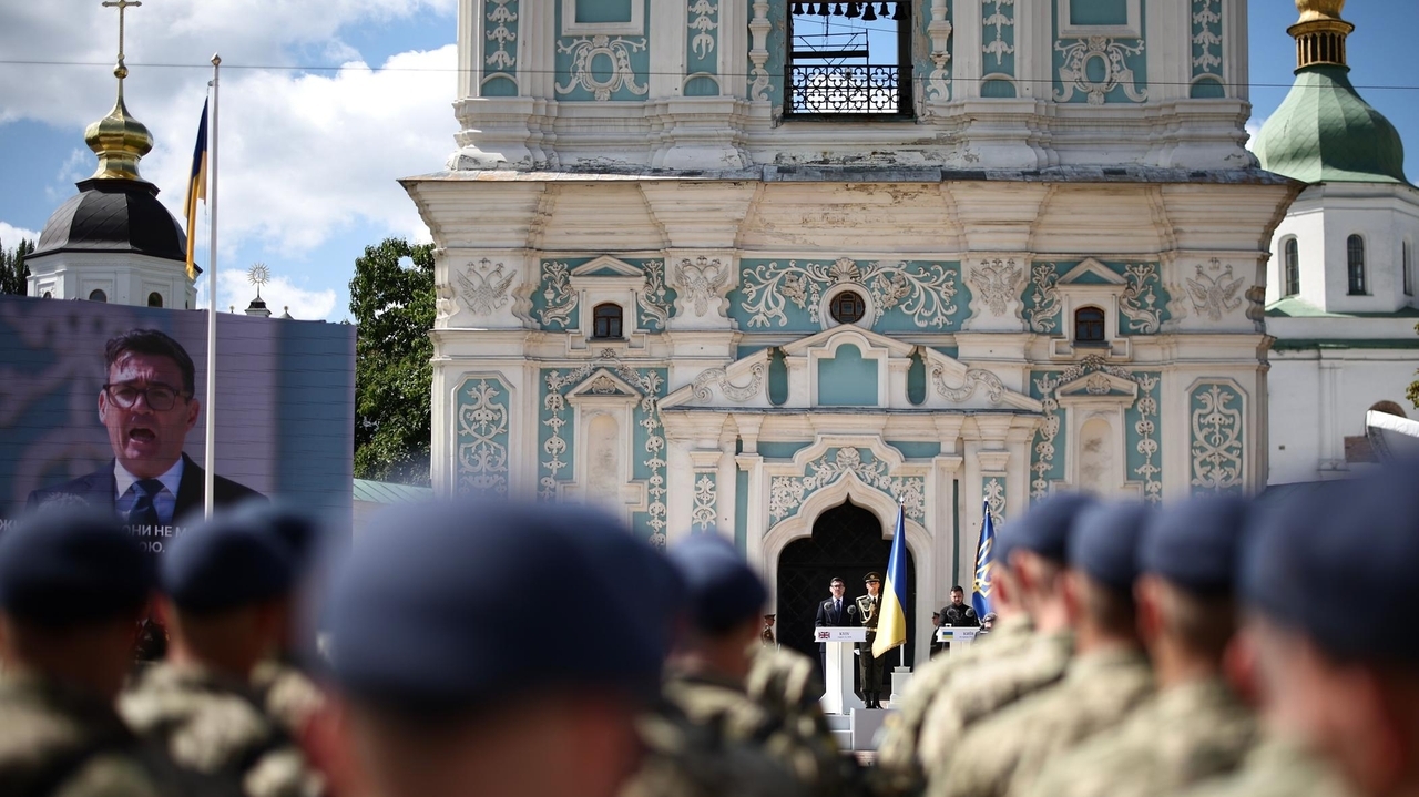 The UK will help Ukraine make long-range missiles by sharing classified tech information