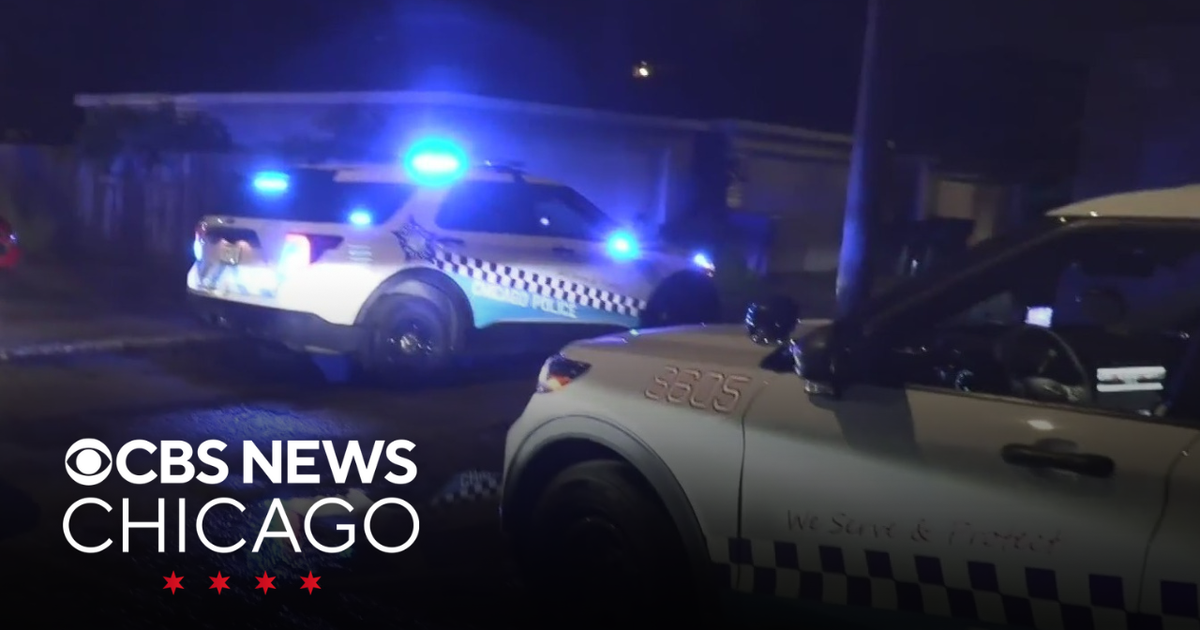 15-year-old shot while walking on Chicago's South Side