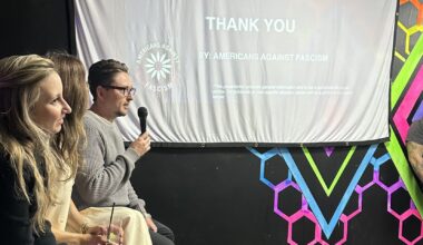 Hillcrest bar hosts ICE workshop for small businesses