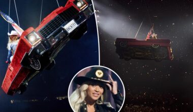 Beyoncé gets stuck midair during Houston 'Cowboy Carter' tour performance