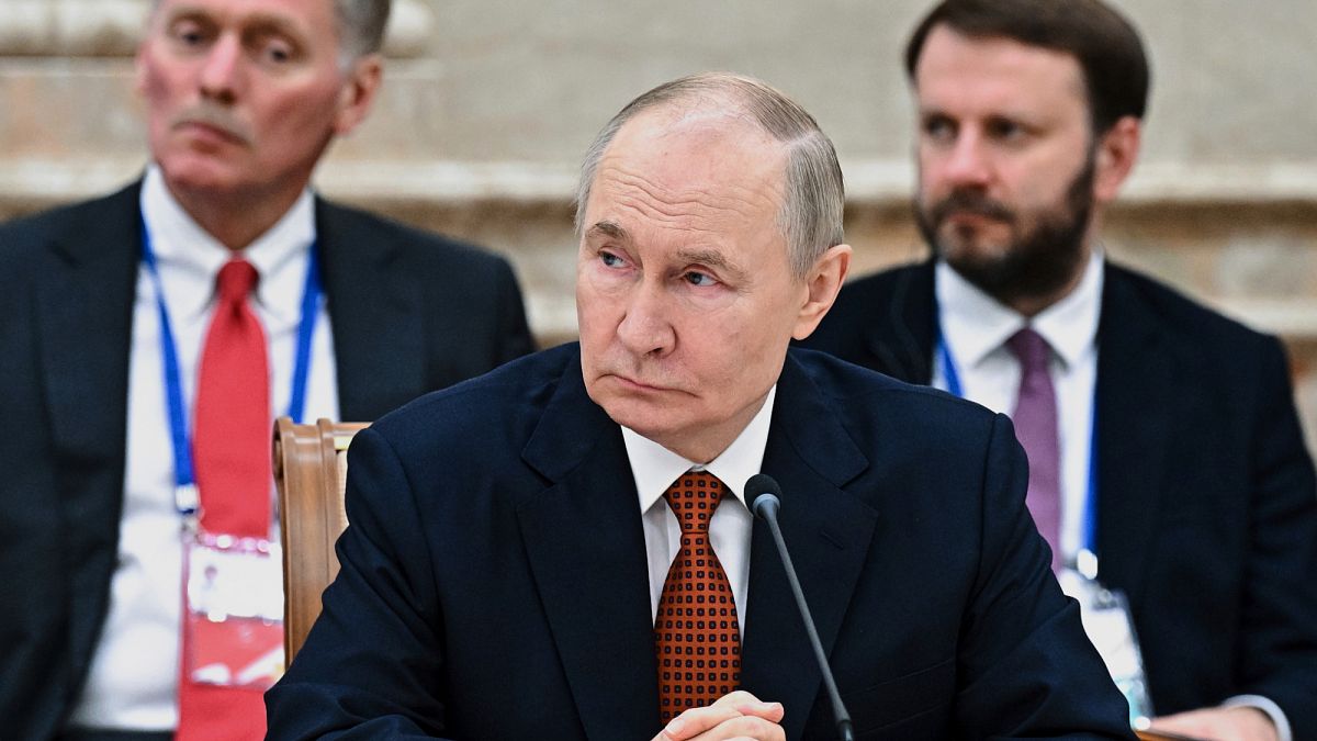 Vladimir Putin says Moscow is ready for new round of peace talks with Ukraine