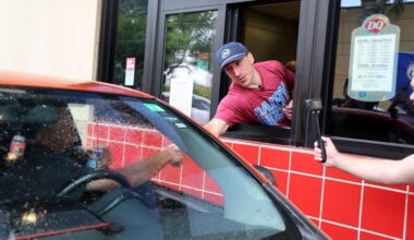 Brad Marchand slings Blizzards at Sunrise Dairy Queen