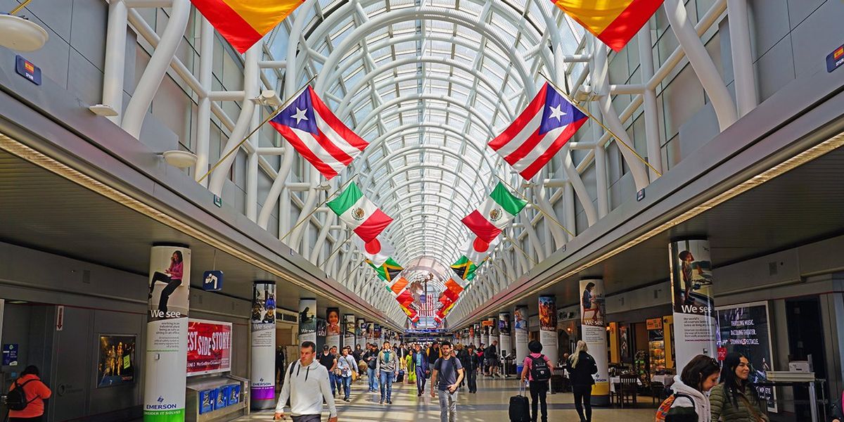 Chicago could become 1st airport in the US to have a gay bar