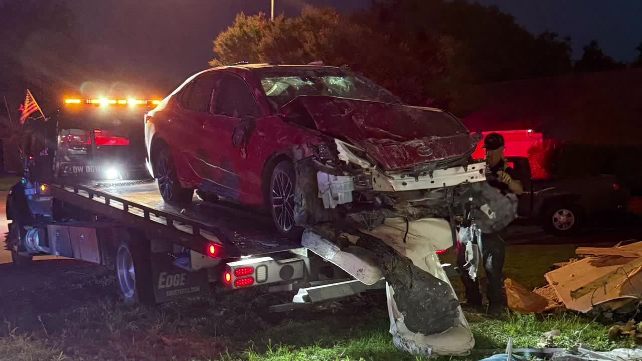 Drunk driver crashes into Fort Worth home, narrowly missing family