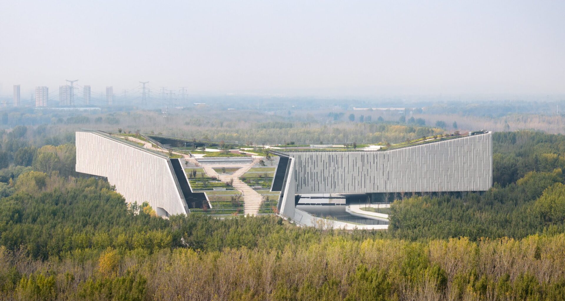 Yellow River National Museum Building and Park / gmp Architects