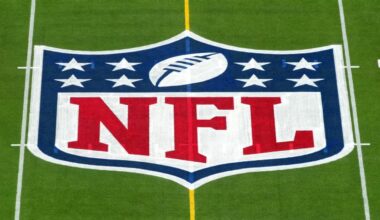 Arbiter - NFL urged clubs to limit guaranteed deals, didn't collude