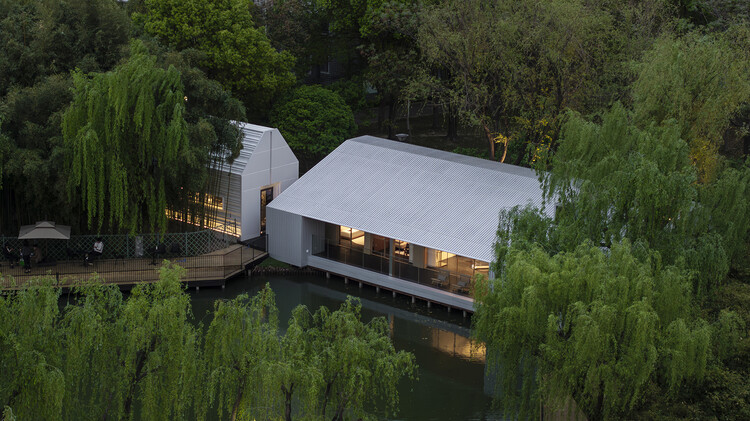 The Lake House / Wutopia Lab - Image 2 of 34