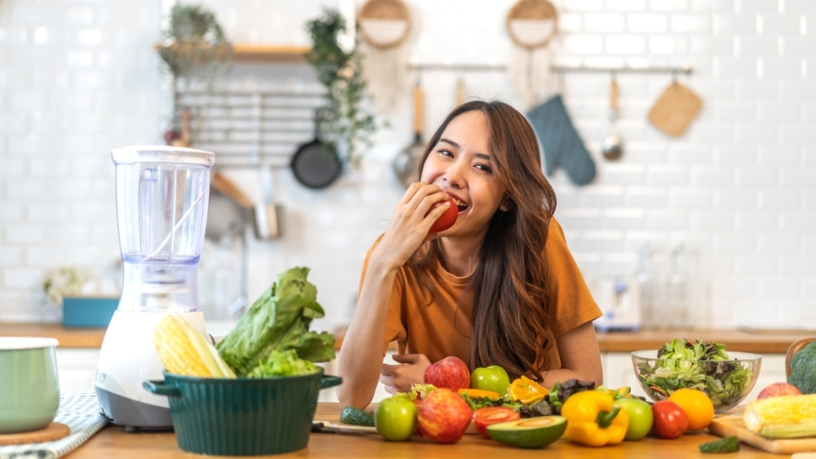 Fitness coach shares 7 smart eating hacks that prevent overeating and help support weight loss | Health