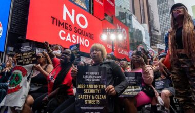 New York casino license bids: 8 groups compete