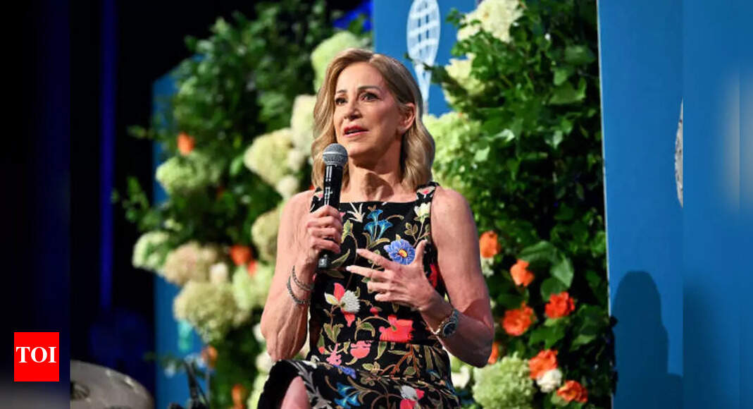 "I need to live every darn day to the fullest": New freedom for former tennis star Chris Evert after ovarian cancer ordeal | International Sports News