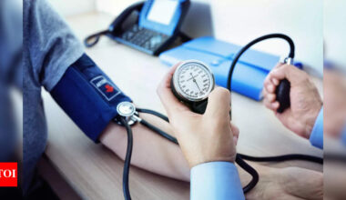 Blood Pressure : 4 foods that can lower blood pressure naturally, according to a top cardiologist |