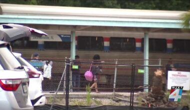 4 taken to hospital with heat-related issues after Amtrak en route to Jacksonville lost power