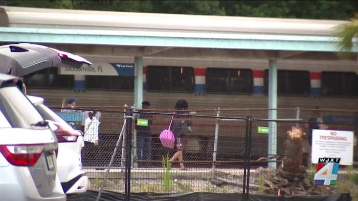 4 taken to hospital with heat-related issues after Amtrak en route to Jacksonville lost power